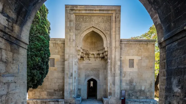 Baku & Absheron: Old City, Fire & Bazaar