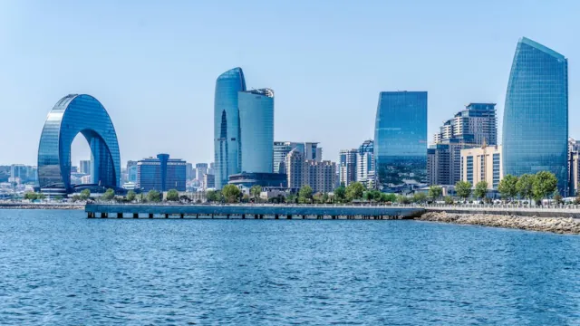 Gobustan & Baku: Mud Volcanoes, City Highlights & Green Bazaar