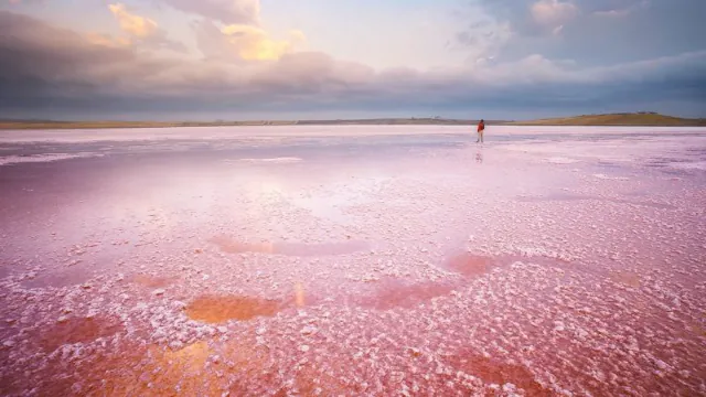 Colors of Azerbaijan: Pink Lake, Candy Cane Mountains & Beshbarmag