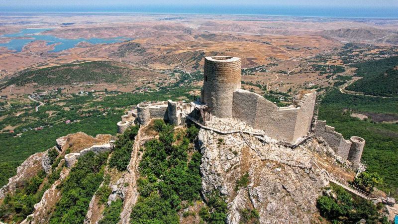 Джип тур от Карамельных гор до крепости Чираггала